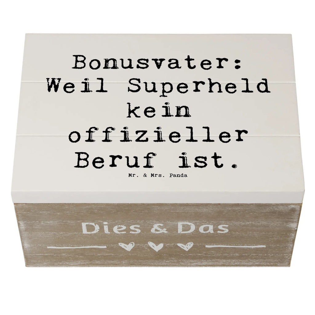 Holzkiste Spruch Bonusvater Superheld Holzkiste, Kiste, Schatzkiste, Truhe, Schatulle, XXL, Erinnerungsbox, Erinnerungskiste, Dekokiste, Aufbewahrungsbox, Geschenkbox, Geschenkdose, Familie, Vatertag, Muttertag, Bruder, Schwester, Mama, Papa, Oma, Opa