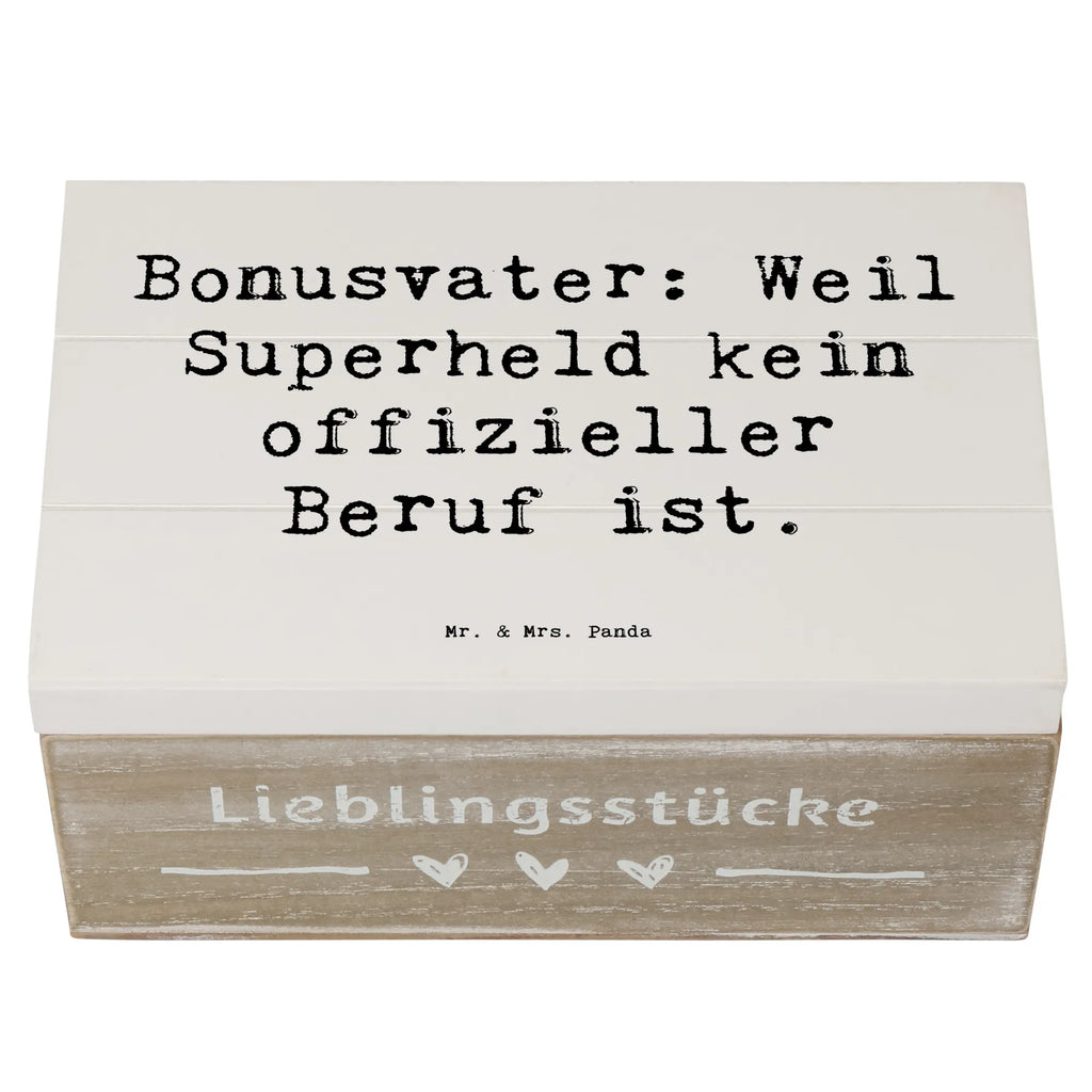 Holzkiste Spruch Bonusvater Superheld Holzkiste, Kiste, Schatzkiste, Truhe, Schatulle, XXL, Erinnerungsbox, Erinnerungskiste, Dekokiste, Aufbewahrungsbox, Geschenkbox, Geschenkdose, Familie, Vatertag, Muttertag, Bruder, Schwester, Mama, Papa, Oma, Opa