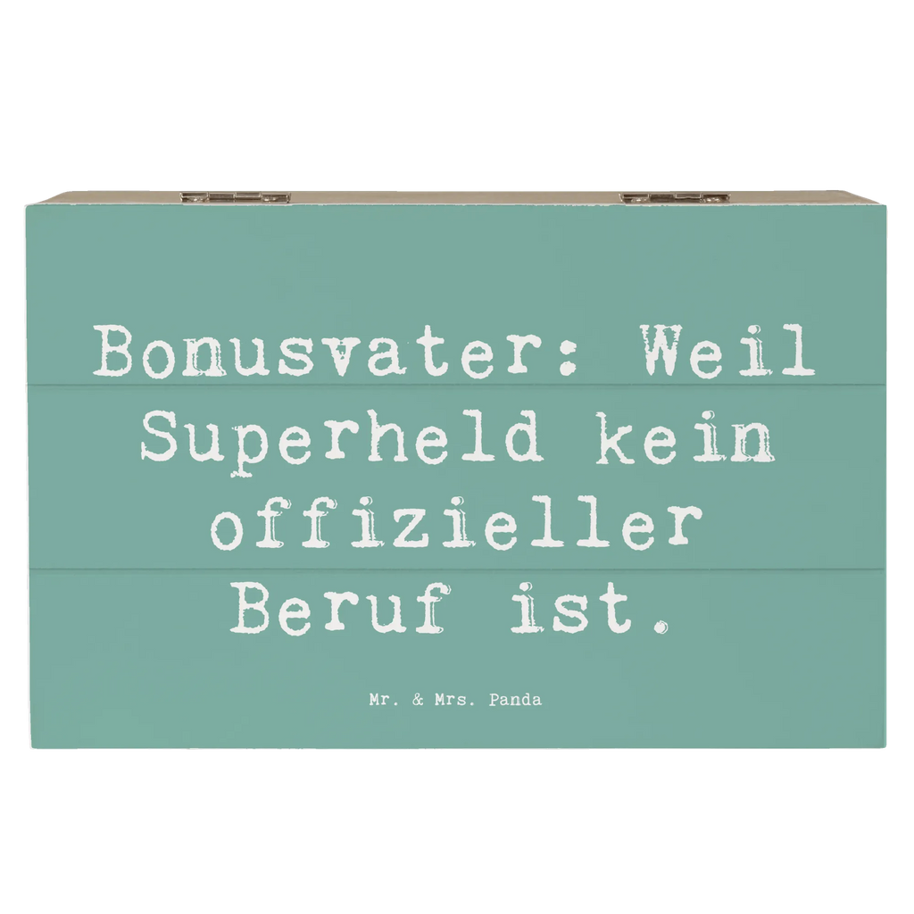 Holzkiste Spruch Bonusvater Superheld Holzkiste, Kiste, Schatzkiste, Truhe, Schatulle, XXL, Erinnerungsbox, Erinnerungskiste, Dekokiste, Aufbewahrungsbox, Geschenkbox, Geschenkdose, Familie, Vatertag, Muttertag, Bruder, Schwester, Mama, Papa, Oma, Opa