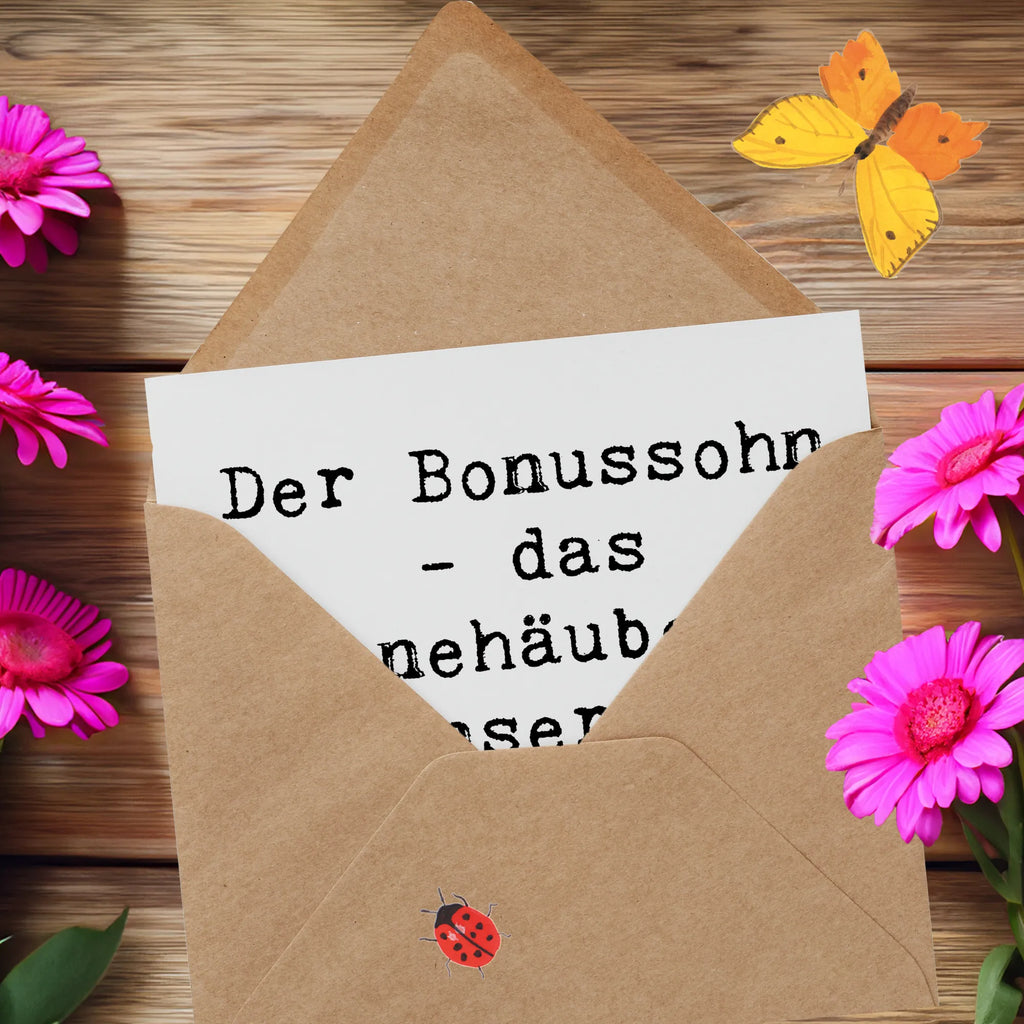 Deluxe Karte Spruch Der Bonussohn Karte, Grußkarte, Klappkarte, Einladungskarte, Glückwunschkarte, Hochzeitskarte, Geburtstagskarte, Hochwertige Grußkarte, Hochwertige Klappkarte, Familie, Vatertag, Muttertag, Bruder, Schwester, Mama, Papa, Oma, Opa