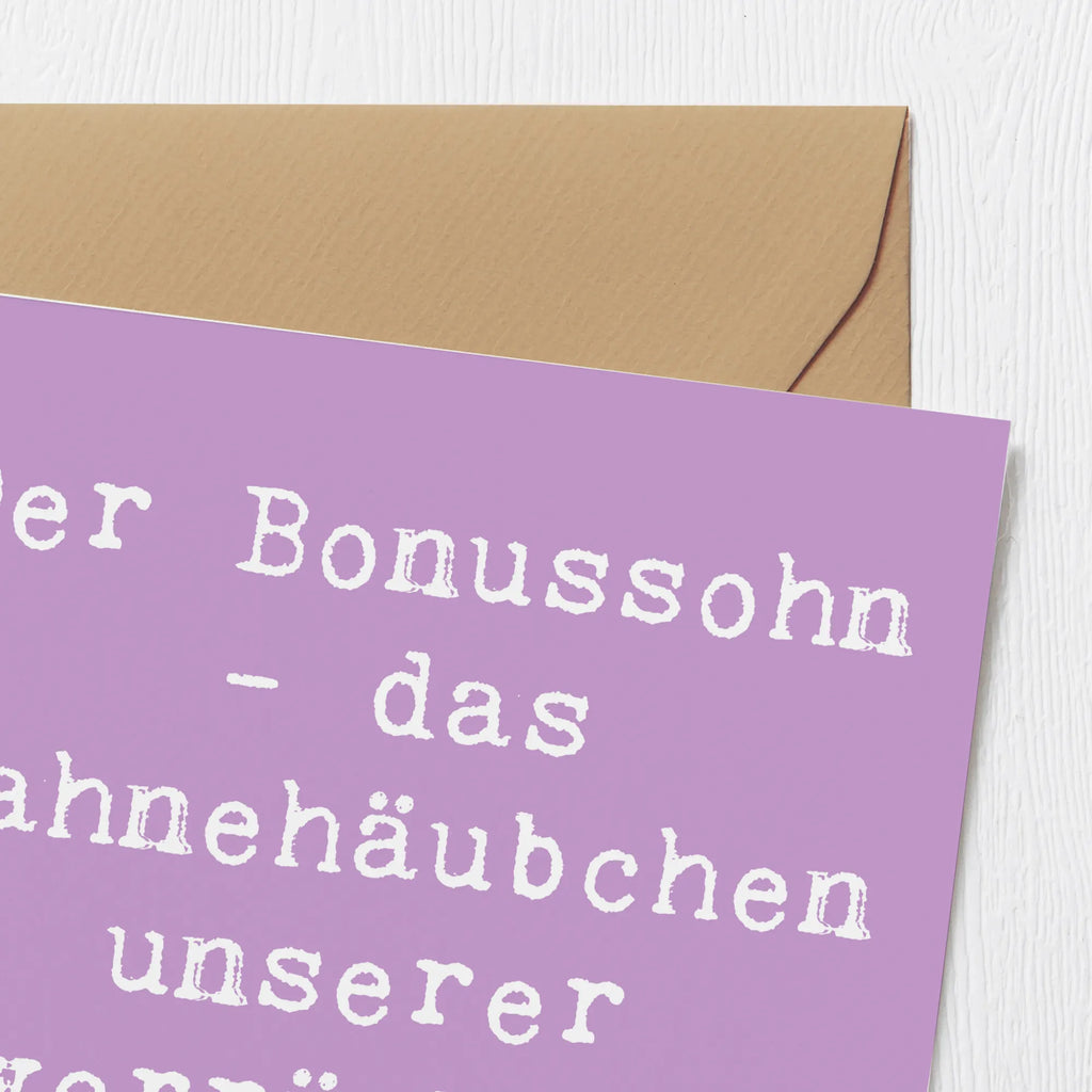 Deluxe Karte Spruch Der Bonussohn Karte, Grußkarte, Klappkarte, Einladungskarte, Glückwunschkarte, Hochzeitskarte, Geburtstagskarte, Hochwertige Grußkarte, Hochwertige Klappkarte, Familie, Vatertag, Muttertag, Bruder, Schwester, Mama, Papa, Oma, Opa