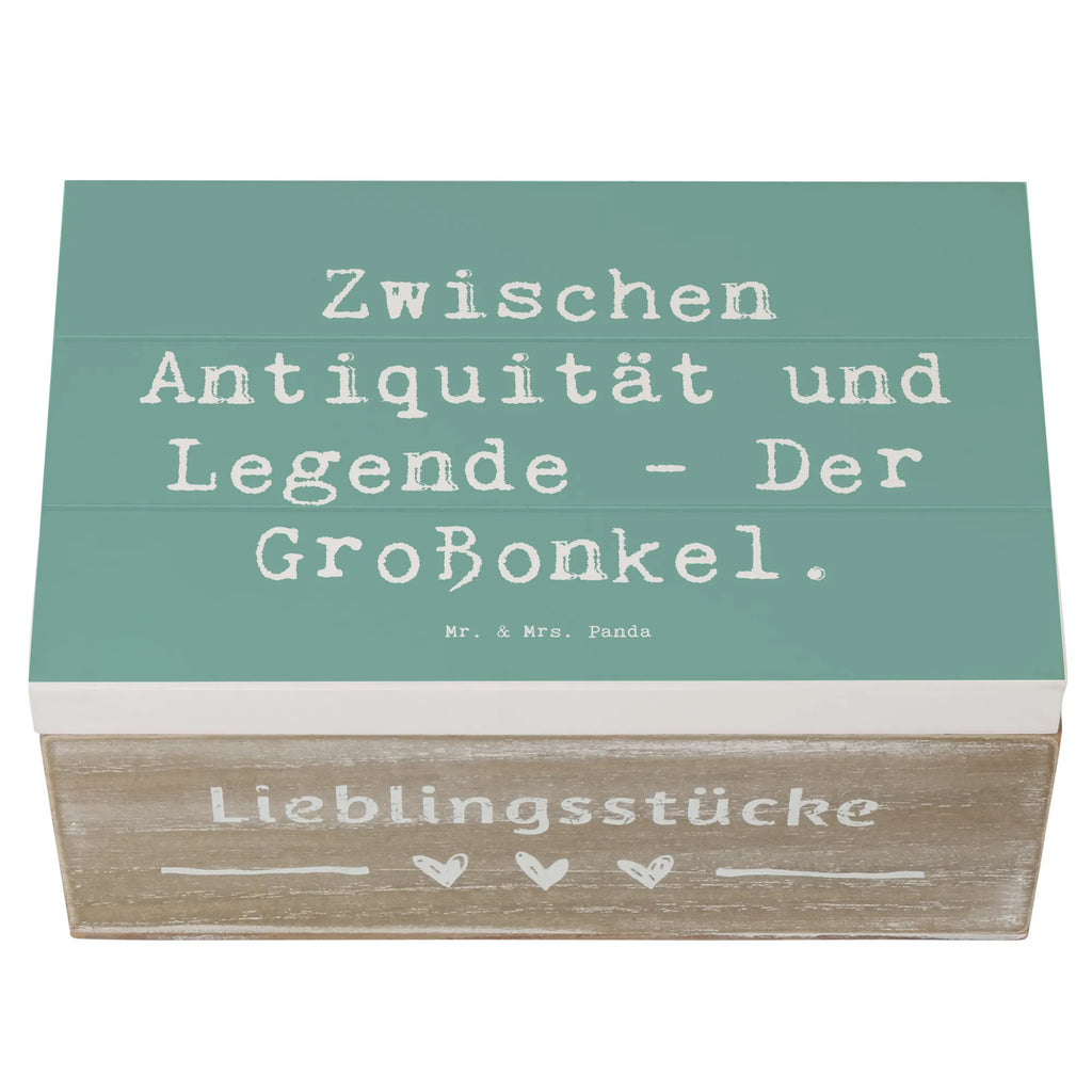 Holzkiste Spruch Zwischen Antiquität und Legende - Der Großonkel. Holzkiste, Kiste, Schatzkiste, Truhe, Schatulle, XXL, Erinnerungsbox, Erinnerungskiste, Dekokiste, Aufbewahrungsbox, Geschenkbox, Geschenkdose, Familie, Vatertag, Muttertag, Bruder, Schwester, Mama, Papa, Oma, Opa