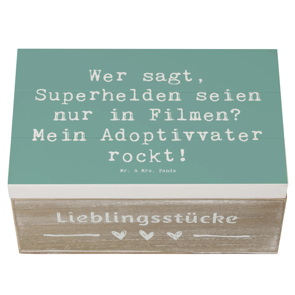 Holzkiste Spruch Adoptivvater Superheld Holzkiste, Kiste, Schatzkiste, Truhe, Schatulle, XXL, Erinnerungsbox, Erinnerungskiste, Dekokiste, Aufbewahrungsbox, Geschenkbox, Geschenkdose, Familie, Vatertag, Muttertag, Bruder, Schwester, Mama, Papa, Oma, Opa