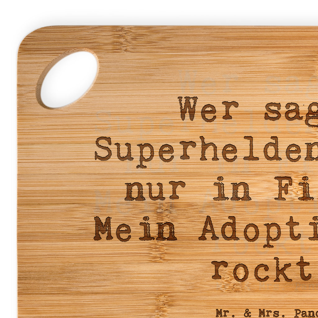 Bambus - Schneidebrett Spruch Adoptivvater Superheld Schneidebrett, Holzbrett, Küchenbrett, Frühstücksbrett, Hackbrett, Brett, Holzbrettchen, Servierbrett, Bretter, Holzbretter, Holz Bretter, Schneidebrett Holz, Holzbrett mit Gravur, Schneidbrett, Holzbrett Küche, Holzschneidebrett, Familie, Vatertag, Muttertag, Bruder, Schwester, Mama, Papa, Oma, Opa