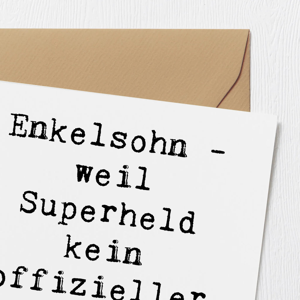 Deluxe Card Saying Enkelsohn - weil Superheld kein offizieller Berufsstatus ist. Karte, Grußkarte, Klappkarte, Einladungskarte, Glückwunschkarte, Hochzeitskarte, Geburtstagskarte, Hochwertige Grußkarte, Hochwertige Klappkarte, Familie, Vatertag, Muttertag, Bruder, Schwester, Mama, Papa, Oma, Opa