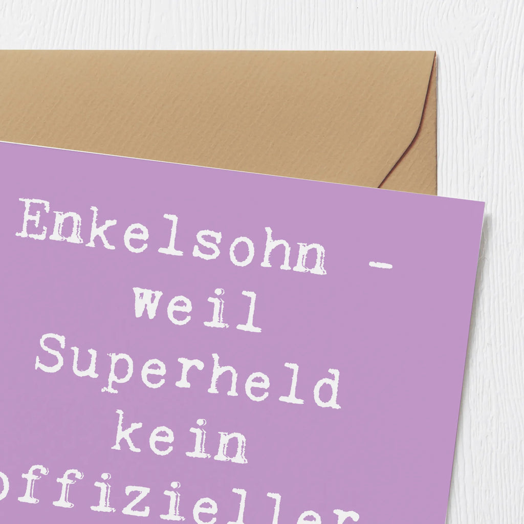 Deluxe Card Saying Enkelsohn - weil Superheld kein offizieller Berufsstatus ist. Karte, Grußkarte, Klappkarte, Einladungskarte, Glückwunschkarte, Hochzeitskarte, Geburtstagskarte, Hochwertige Grußkarte, Hochwertige Klappkarte, Familie, Vatertag, Muttertag, Bruder, Schwester, Mama, Papa, Oma, Opa