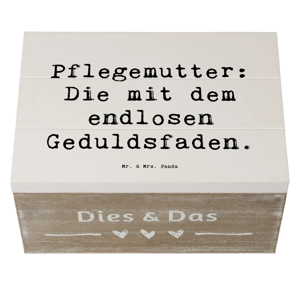 Holzkiste Spruch Pflegemutter: Die mit dem endlosen Geduldsfaden. Holzkiste, Kiste, Schatzkiste, Truhe, Schatulle, XXL, Erinnerungsbox, Erinnerungskiste, Dekokiste, Aufbewahrungsbox, Geschenkbox, Geschenkdose, Familie, Vatertag, Muttertag, Bruder, Schwester, Mama, Papa, Oma, Opa