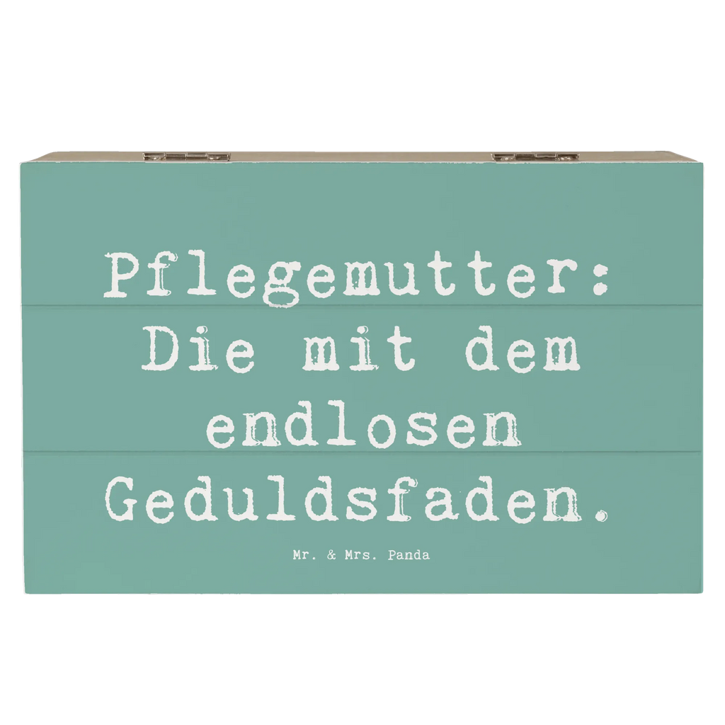 Holzkiste Spruch Pflegemutter: Die mit dem endlosen Geduldsfaden. Holzkiste, Kiste, Schatzkiste, Truhe, Schatulle, XXL, Erinnerungsbox, Erinnerungskiste, Dekokiste, Aufbewahrungsbox, Geschenkbox, Geschenkdose, Familie, Vatertag, Muttertag, Bruder, Schwester, Mama, Papa, Oma, Opa