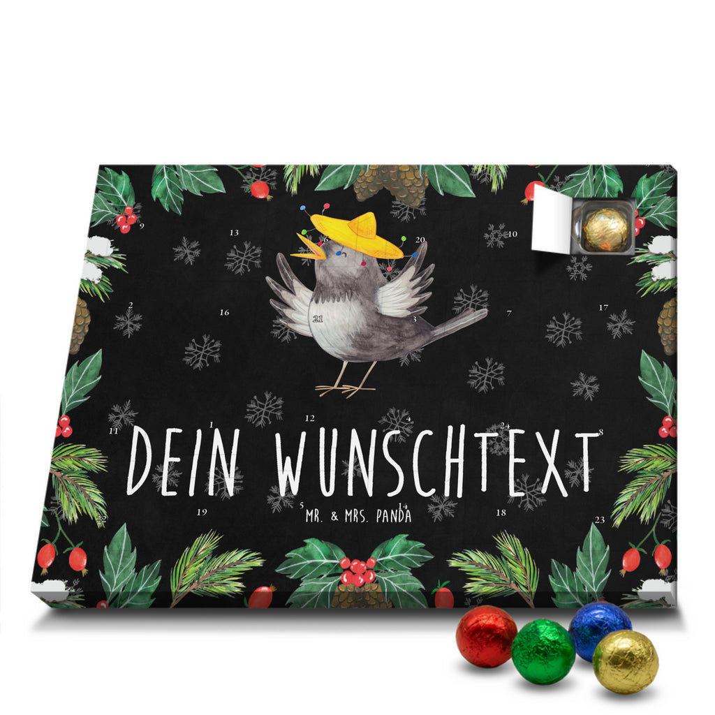 Personalisierter Schoko Adventskalender Rabe Sombrero Personalisierter Adventskalender, Adventskalender mit Namen, Tiermotive, Gute Laune, lustige Sprüche, Tiere, Rabe, Vogel, Vögel, Spruch positiv, fröhlich sein, glücklich sein, Glück Spruch, froh, Elster, Motivation