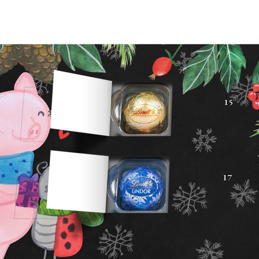 Personalisierter Kugel Markenschokolade Adventskalender Glühschwein Smörle Personalisierter Kugel Markenschokolade Adventskalender, Winter, Weihnachten, Weihnachtsdeko, Nikolaus, Advent, Heiligabend, Wintermotiv, Handgezeichnetes Glühschwein, Kreatives Glühschwein Design, Winterlicher Glühwein Spruch, Glühwein Liebhaber Geschenk, Herzliches Marienkäfer Motiv, Marienkäfer in Winterkleidung, Glühwein ist köstlich Spruch, Smörle der stolze Marienkäfer, Süßer Marienkäfer gibt Geschenk, Romantische Geschenkidee Glühwein