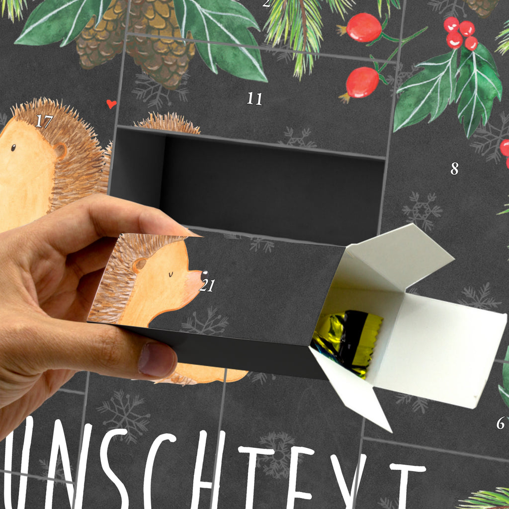 Personalisierter Befüllbarer Adventskalender Igel händchenhaltend Befüllbarer Adventskalender, Adventskalender zum selbst befüllen, Liebe, Partner, Freund, Freundin, Ehemann, Ehefrau, Heiraten, Verlobung, Heiratsantrag, Liebesgeschenk, Jahrestag, Hocheitstag, Igel, Igelliebe, Hand in Hand, Liebesbeweis, große Liebe, Liebesbotschaft, Hochzeit, Lieblingsmensch, Gemeinsamkeit, Love, Geschenk für zwei