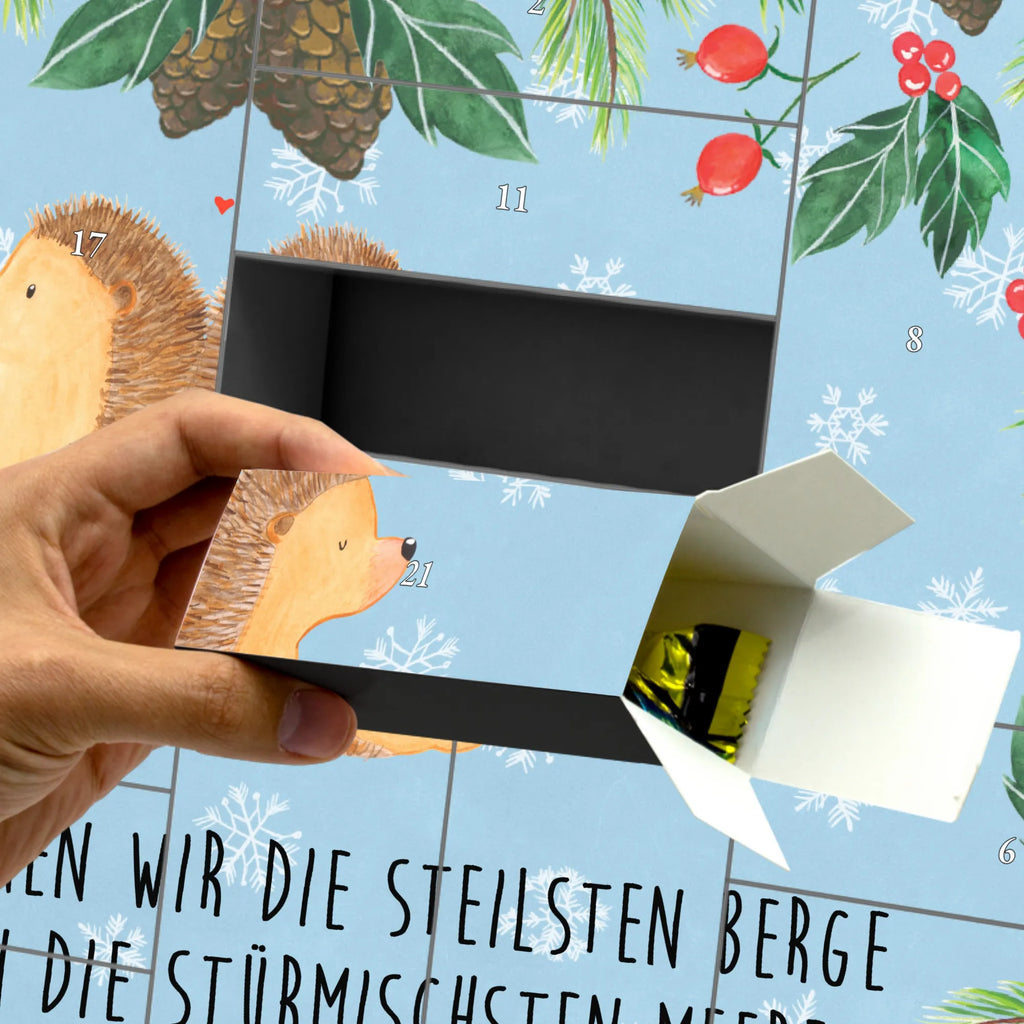 Befüllbarer Adventskalender Igel händchenhaltend Befüllbarer Adventskalender, Adventskalender zum selbst befüllen, Liebe, Partner, Freund, Freundin, Ehemann, Ehefrau, Heiraten, Verlobung, Heiratsantrag, Liebesgeschenk, Jahrestag, Hocheitstag, Igel, Igelliebe, Hand in Hand, Liebesbeweis, große Liebe, Liebesbotschaft, Hochzeit, Lieblingsmensch, Gemeinsamkeit, Love, Geschenk für zwei