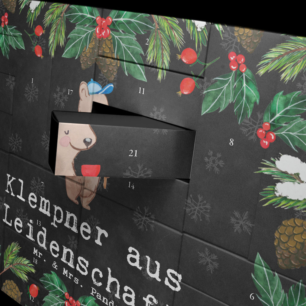 Befüllbarer Adventskalender Klempner Leidenschaft Befüllbarer Adventskalender, Adventskalender zum selbst befüllen, Beruf, Ausbildung, Jubiläum, Abschied, Rente, Kollege, Kollegin, Geschenk, Schenken, Arbeitskollege, Mitarbeiter, Firma, Danke, Dankeschön, Klempner, Handwerker, Installateur, Meister, Gesellenprüfung, Fachbetrieb, Bauklempner, Sanitärinstallationen