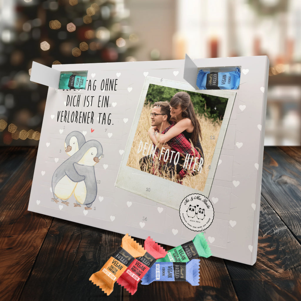 Personalisierter veganer Foto Adventskalender Pinguine Kuscheln Personalisierter veganer Adventskalender, Liebe, Partner, Freund, Freundin, Ehemann, Ehefrau, Heiraten, Verlobung, Heiratsantrag, Liebesgeschenk, Jahrestag, Hocheitstag, Valentinstag, Geschenk für Frauen, Hochzeitstag, Mitbringsel, Geschenk für Freundin, Geschenk für Partner, Liebesbeweis, für Männer, für Ehemann