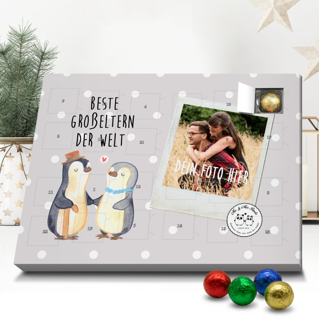 Personalisierter Schoko Foto Adventskalender Pinguin Beste Großeltern der Welt Personalisierter Adventskalender, Adventskalender mit Namen, für, Dankeschön, Geschenk, Schenken, Geburtstag, Geburtstagsgeschenk, Geschenkidee, Danke, Bedanken, Mitbringsel, Freude machen, Geschenktipp, Großeltern, Grosseltern, Großmutter, Großvater, Opa, Omi, Oma, Opi. Großpapa, Großmama, Enkel, Enkelin, Enkelkind, Kleinigkeit, Omma, Ommi, Oppa, Oppi, Bester