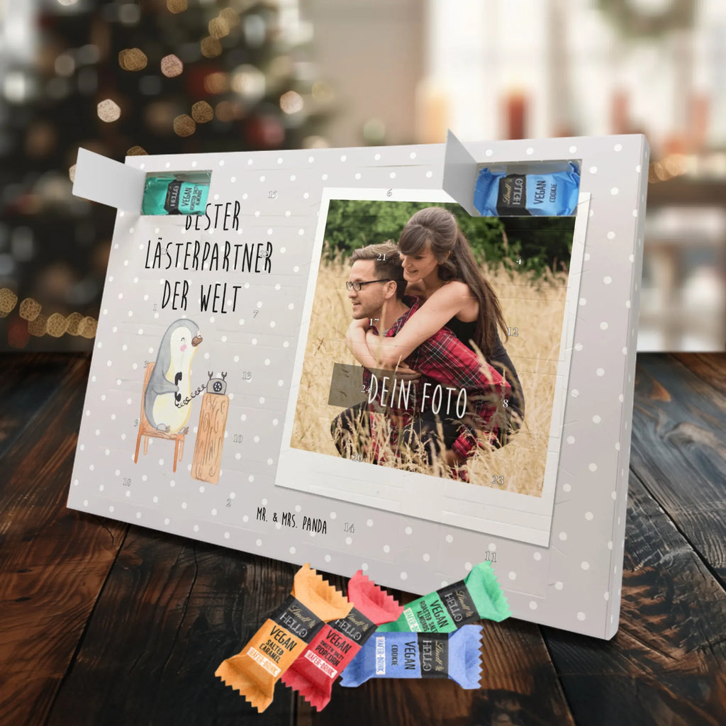 Personalisierter veganer Foto Adventskalender Pinguin Bester Lästerpartner der Welt Personalisierter veganer Foto Adventskalender, für, Dankeschön, Geschenk, Schenken, Geburtstag, Geburtstagsgeschenk, Geschenkidee, Danke, Bedanken, Mitbringsel, Freude machen, Geschenktipp, Lästerpartner, Lesterpartner, lestern, Lästerschwester, Lästern, beste Freundin, Freundin, Spaß, bff