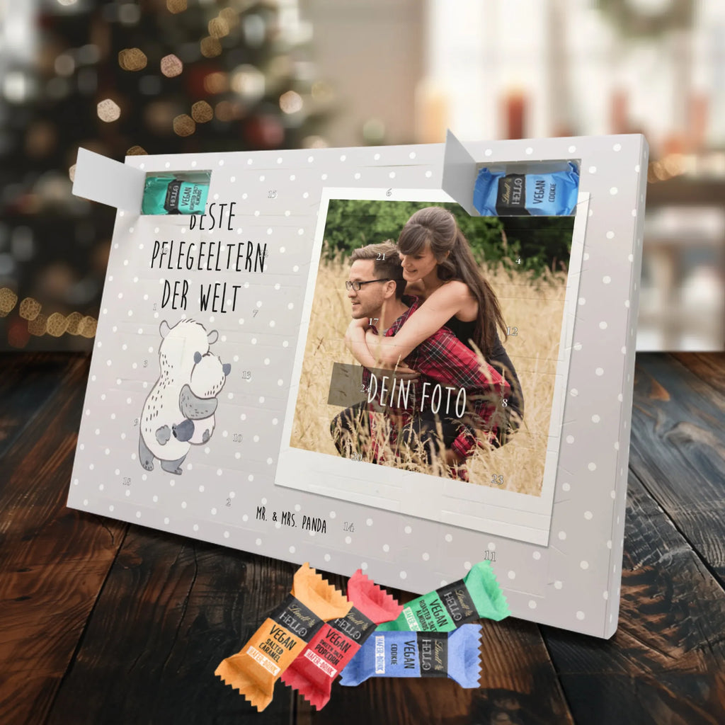 Personalisierter veganer Foto Adventskalender Panda Beste Pflegeeltern der Welt Personalisierter veganer Foto Adventskalender, für, Dankeschön, Geschenk, Schenken, Geburtstag, Geburtstagsgeschenk, Geschenkidee, Danke, Bedanken, Mitbringsel, Freude machen, Geschenktipp, Pflegeeltern, Pflegekind, Adoption, Eltern, Mama, Papa, Mami, Papi, Familie, Elternpaar, Mama und Papa