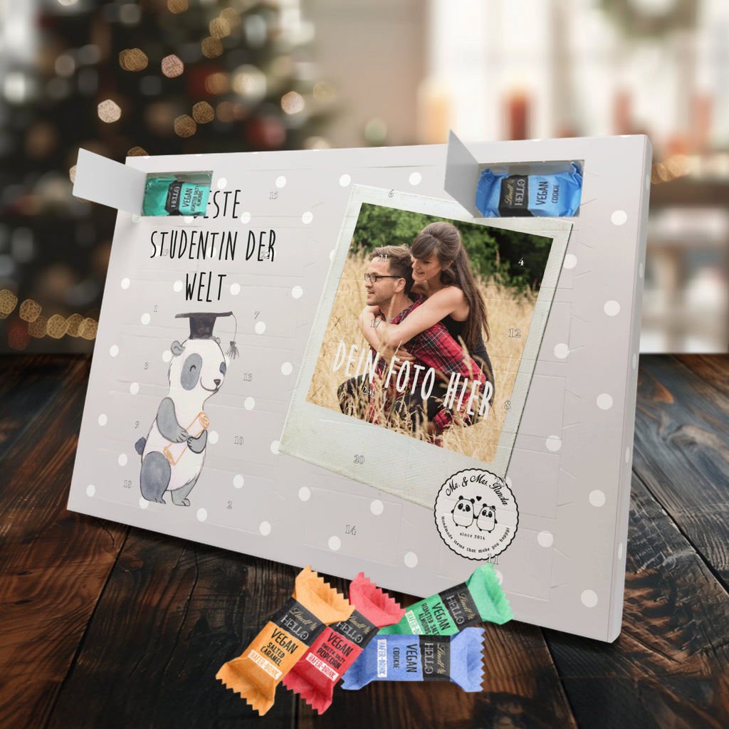 Personalisierter veganer Foto Adventskalender Pinguin Beste Studentin der Welt Personalisierter veganer Adventskalender, für, Dankeschön, Geschenk, Schenken, Geburtstag, Geburtstagsgeschenk, Geschenkidee, Danke, Bedanken, Mitbringsel, Freude machen, Geschenktipp, Studentin, Studium, Tochter, Spaß, Musterschülerin, lustig, Studienabschluss, witzig, Universität, Abschluss, Alumni, Uni, Studenten, Hochschule