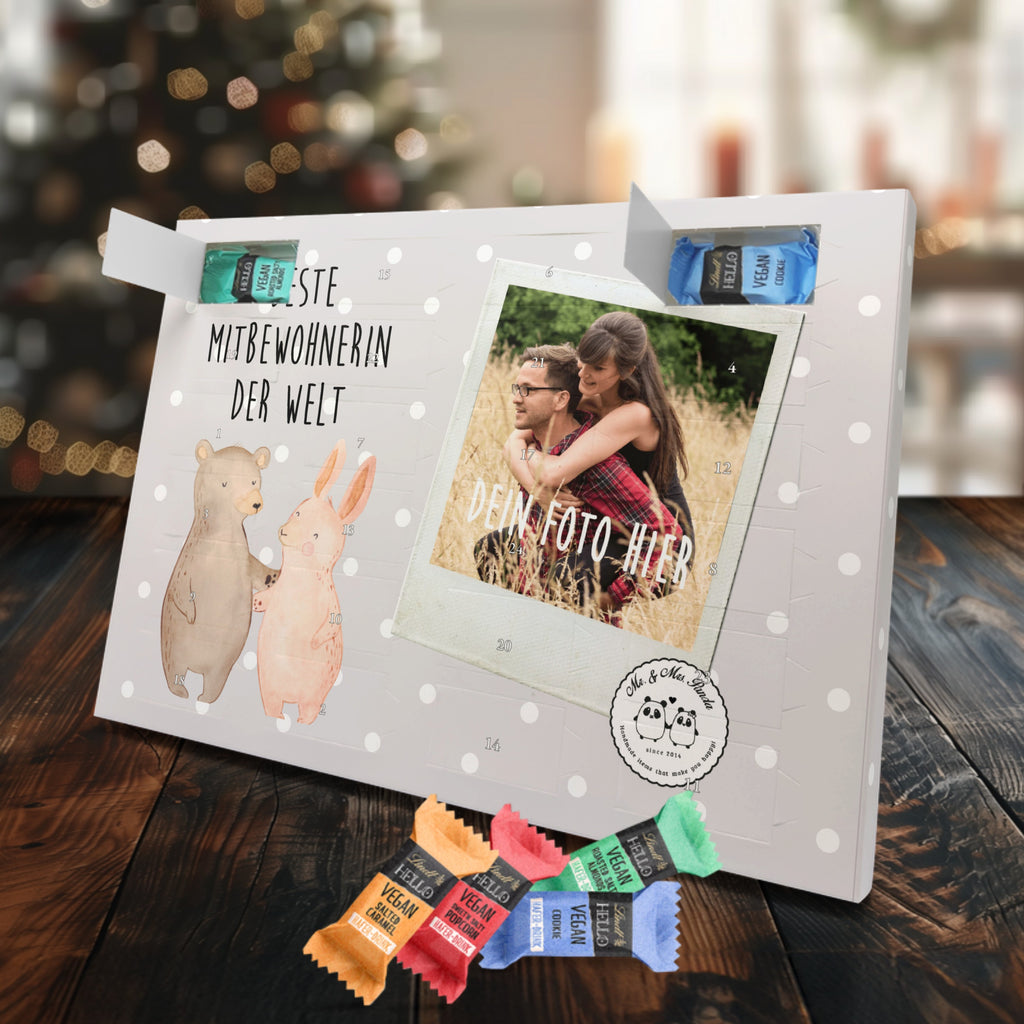 Personalisierter veganer Foto Adventskalender Hase Beste Mitbewohnerin der Welt Personalisierter veganer Adventskalender, für, Dankeschön, Geschenk, Schenken, Geburtstag, Geburtstagsgeschenk, Geschenkidee, Danke, Bedanken, Mitbringsel, Freude machen, Geschenktipp, Mitbewohnerin, WG, Zimmernachbarin, Wohngemeinschaft, WG-Bewohnerin, Zimmerkollegin, Zimmergenossin, Stubenkameradin