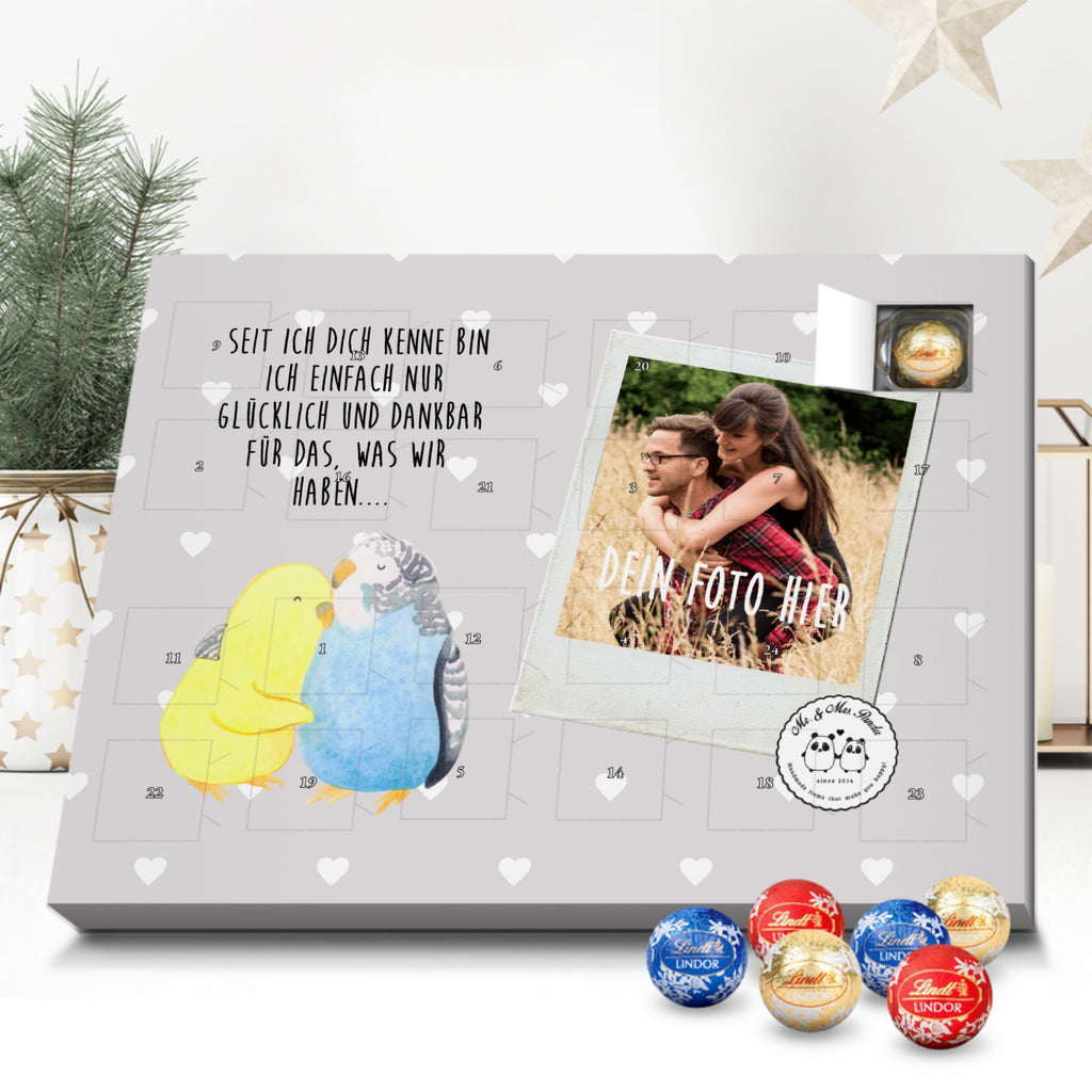 Personalisierter Kugel Markenschokolade Foto Adventskalender Wellensittich Liebe Personalisierter Kugel Markenschokolade Adventskalender, Liebe, Partner, Freund, Freundin, Ehemann, Ehefrau, Heiraten, Verlobung, Heiratsantrag, Liebesgeschenk, Jahrestag, Hocheitstag, Vögel, Wellensittich, Nähe, Kuscheln, Vertrauen