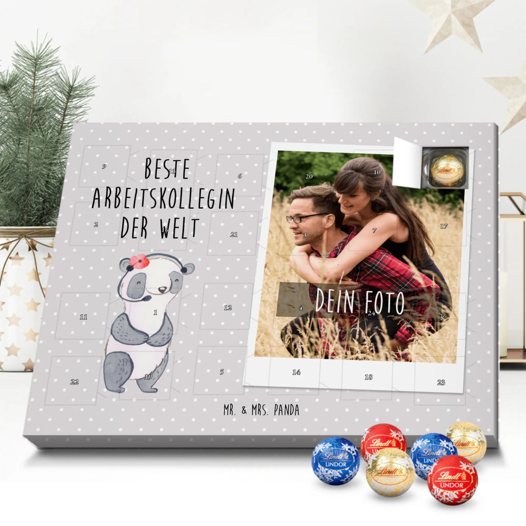 Personalisierter Kugel Markenschokolade Foto Adventskalender Panda Beste Arbeitskollegin der Welt Personalisierter Kugel Markenschokolade Foto Adventskalender, für, Dankeschön, Geschenk, Schenken, Geburtstag, Geburtstagsgeschenk, Geschenkidee, Danke, Bedanken, Mitbringsel, Freude machen, Geschenktipp, Arbeitskollegin, Kollegin, Freundin, Büro, Abschiedsgeschenk, Ruhestand, Arbeit, Mitarbeiterin, Berufsgenossin, Beruf