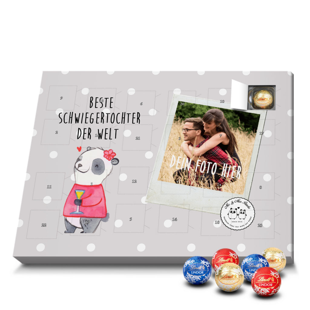 Personalisierter Kugel Markenschokolade Foto Adventskalender Panda Beste Schwiegertochter der Welt Personalisierter Kugel Markenschokolade Adventskalender, für, Dankeschön, Geschenk, Schenken, Geburtstag, Geburtstagsgeschenk, Geschenkidee, Danke, Bedanken, Mitbringsel, Freude machen, Geschenktipp, Schwiegertochter, Tochter, Ehefrau des Sohns, Frau, angeheiratet, Hochzeit