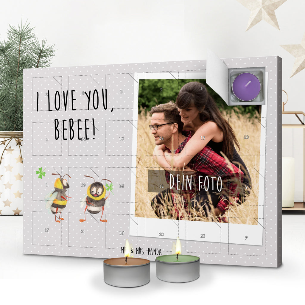 Personalisierter Duftkerzen Foto Adventskalender Bienen Paar Personalisierter Duftkerzen Foto Adventskalender, Liebe, Partner, Freund, Freundin, Ehemann, Ehefrau, Heiraten, Verlobung, Heiratsantrag, Liebesgeschenk, Jahrestag, Hocheitstag, Valentinstag, Geschenk für Frauen, Hochzeitstag, Mitbringsel, Geschenk für Freundin, Geschenk für Partner, Liebesbeweis, für Männer, für Ehemann, Schildkröten, verliebte Schildkröten