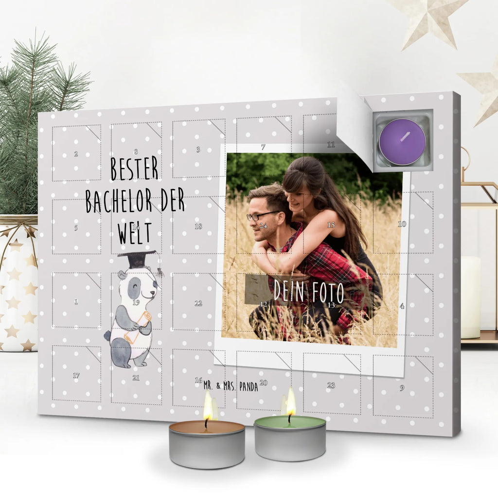 Personalisierter Duftkerzen Foto Adventskalender Panda Bester Bachelor der Welt Personalisierter Duftkerzen Foto Adventskalender, für, Dankeschön, Geschenk, Schenken, Geburtstag, Geburtstagsgeschenk, Geschenkidee, Danke, Bedanken, Mitbringsel, Freude machen, Geschenktipp, Bachelor, Student, Studium, Sohn, Spaß, Musterschüler, lustig, Studienabschluss, witzig, Universität, Abschluss, Alumni, Uni, Studenten, Hochschule