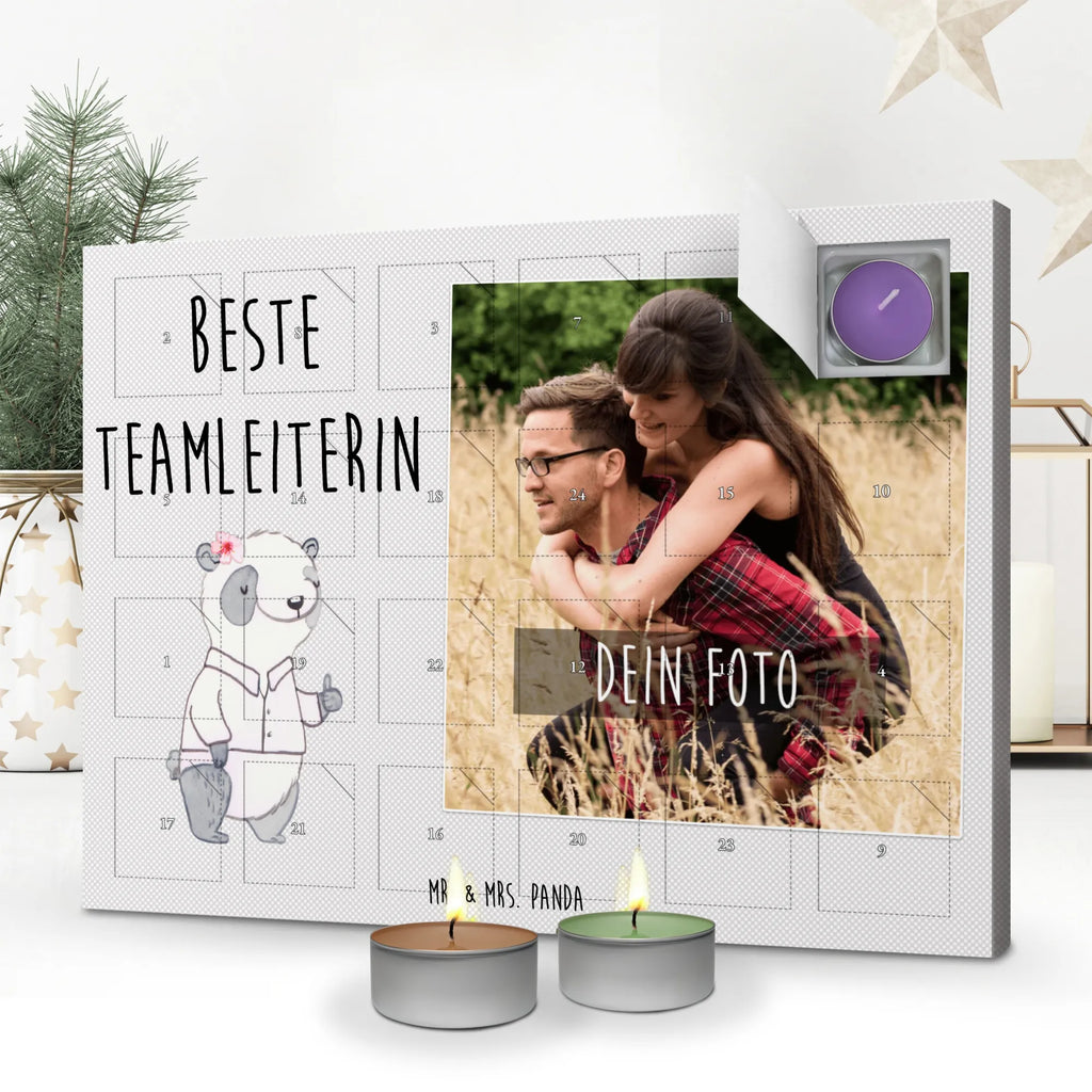 Personalisierter Duftkerzen Foto Adventskalender Panda Beste Teamleiterin Personalisierter Duftkerzen Foto Adventskalender, für, Dankeschön, Geschenk, Schenken, Geburtstag, Geburtstagsgeschenk, Geschenkidee, Danke, Bedanken, Mitbringsel, Freude machen, Geschenktipp, Teamleiterin, Seminarleiterin, Gruppenleiterin, Leiterin, Kollegin, Chefin, Vorgesetzte, Abschied, Abschiedsgeschenk, Ruhestand