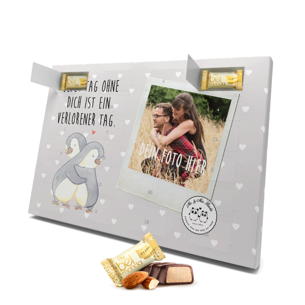 Personalisierter Marzipan Foto Adventskalender Pinguine Kuscheln Personalisierter Marzipan Adventskalender, Liebe, Partner, Freund, Freundin, Ehemann, Ehefrau, Heiraten, Verlobung, Heiratsantrag, Liebesgeschenk, Jahrestag, Hocheitstag, Valentinstag, Geschenk für Frauen, Hochzeitstag, Mitbringsel, Geschenk für Freundin, Geschenk für Partner, Liebesbeweis, für Männer, für Ehemann