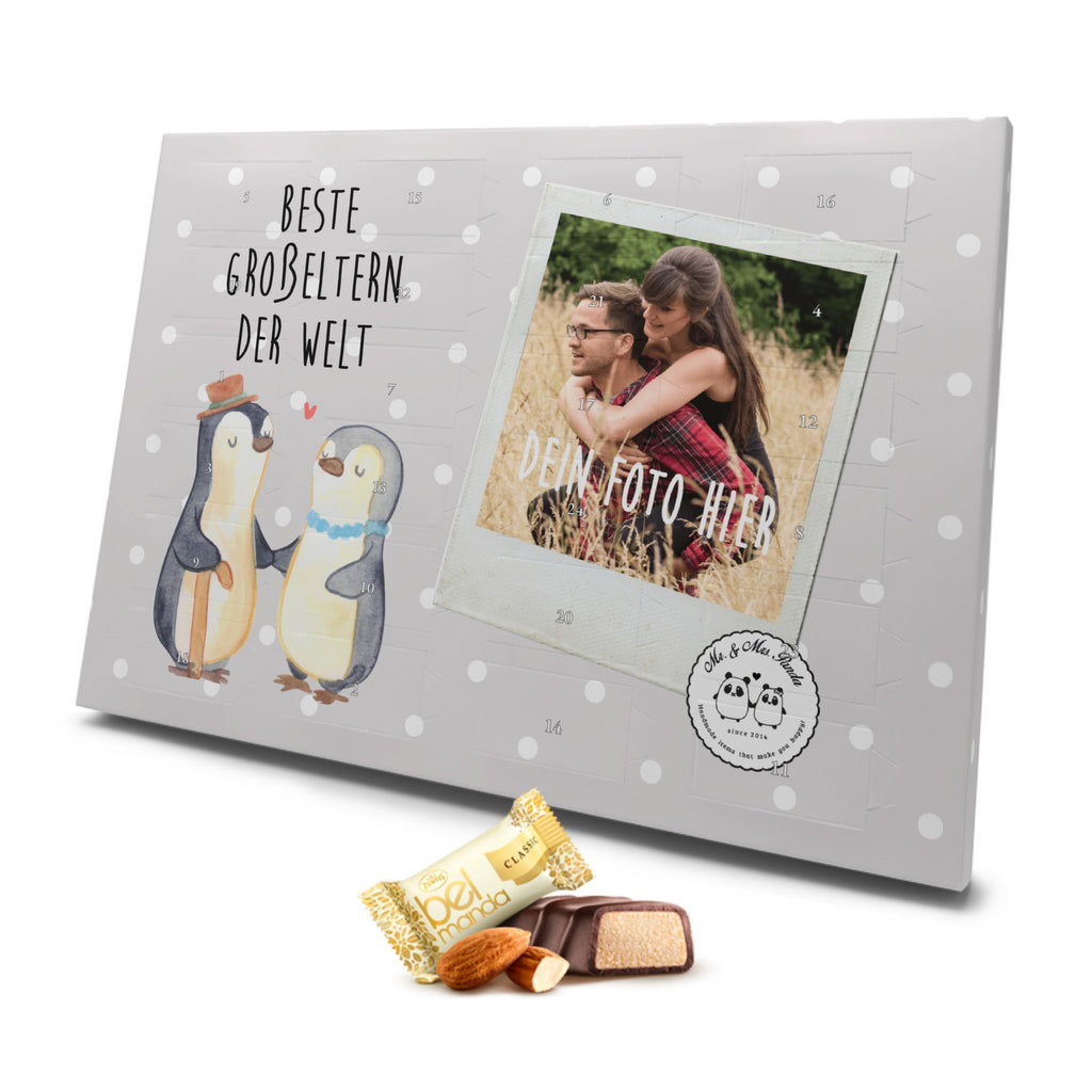 Personalisierter Marzipan Foto Adventskalender Pinguin Beste Großeltern der Welt Personalisierter Marzipan Adventskalender, für, Dankeschön, Geschenk, Schenken, Geburtstag, Geburtstagsgeschenk, Geschenkidee, Danke, Bedanken, Mitbringsel, Freude machen, Geschenktipp, Großeltern, Grosseltern, Großmutter, Großvater, Opa, Omi, Oma, Opi. Großpapa, Großmama, Enkel, Enkelin, Enkelkind, Kleinigkeit, Omma, Ommi, Oppa, Oppi, Bester