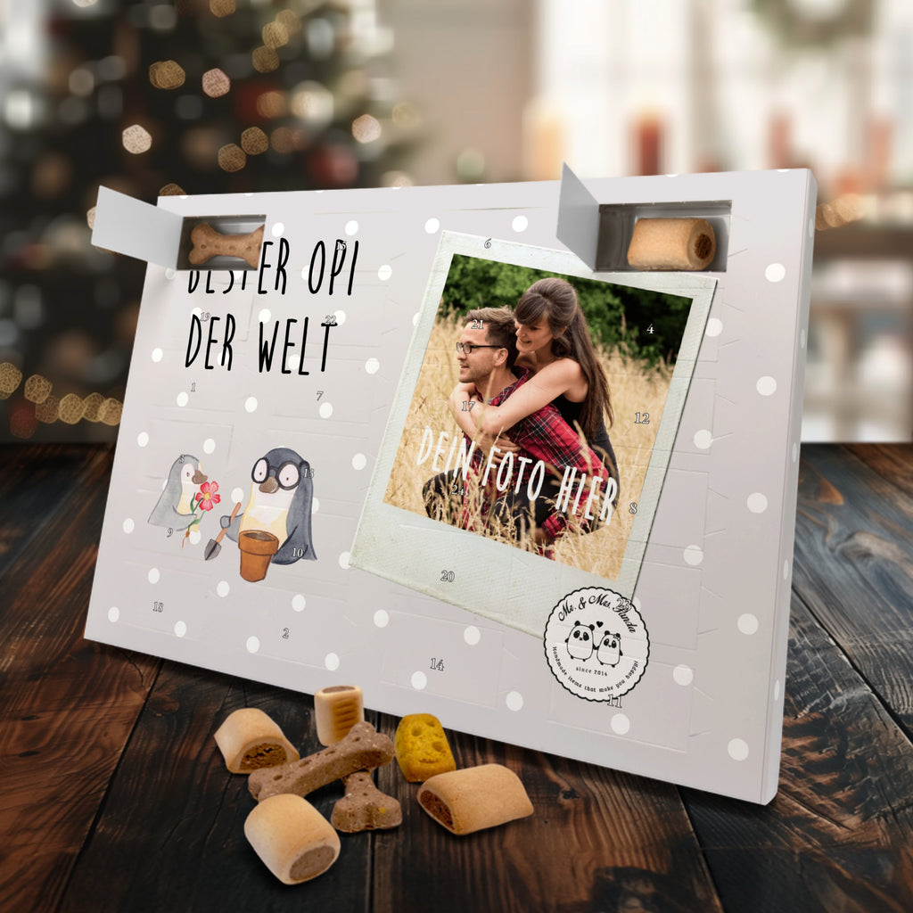 Personalisierter Hunde Foto Adventskalender Pinguin Bester Opi der Welt Hunde Adventskalender, für, Dankeschön, Geschenk, Schenken, Geburtstag, Geburtstagsgeschenk, Geschenkidee, Danke, Bedanken, Mitbringsel, Freude machen, Geschenktipp, Großvater, Grossvater, Opa, Opi. Großpapa, Großeltern, Nichte, Neffe, Kleinigkeit, Oppa, Oppi, Bester