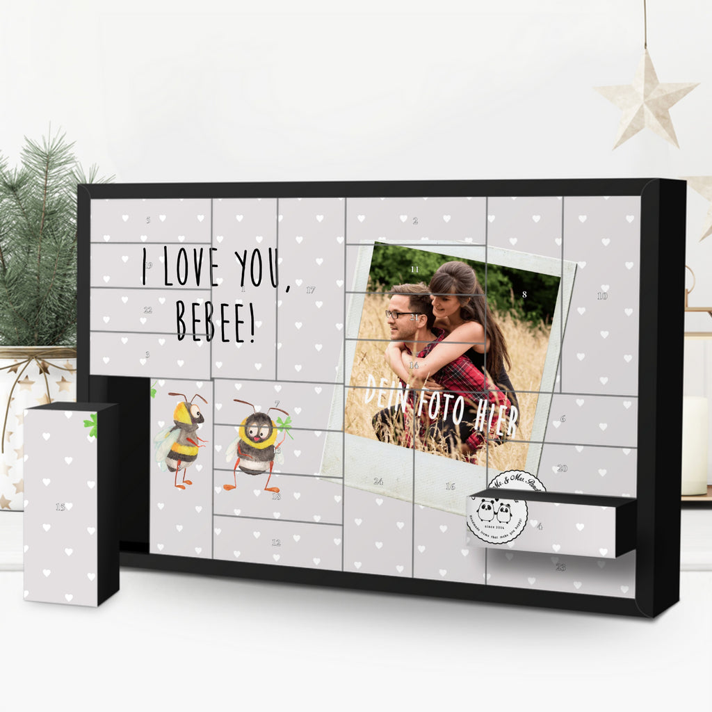 Personalisierter Befüllbarer Foto Adventskalender Bienen Paar Befüllbarer Adventskalender, Adventskalender zum selbst befüllen, Liebe, Partner, Freund, Freundin, Ehemann, Ehefrau, Heiraten, Verlobung, Heiratsantrag, Liebesgeschenk, Jahrestag, Hocheitstag, Valentinstag, Geschenk für Frauen, Hochzeitstag, Mitbringsel, Geschenk für Freundin, Geschenk für Partner, Liebesbeweis, für Männer, für Ehemann, Schildkröten, verliebte Schildkröten