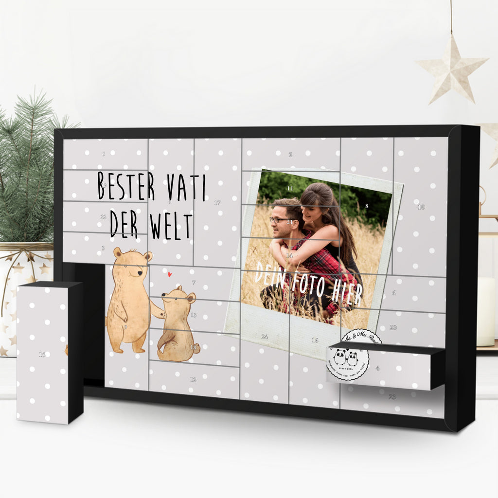 Personalisierter Befüllbarer Foto Adventskalender Bär Bester Vati der Welt Befüllbarer Adventskalender, Adventskalender zum selbst befüllen, für, Dankeschön, Geschenk, Schenken, Geburtstag, Geburtstagsgeschenk, Geschenkidee, Danke, Bedanken, Mitbringsel, Freude machen, Geschenktipp, Vater, Papa, Dad, Daddy, Paps, Papi, Vati, Eltern, Geschenk Vater, Mann, Familie, Bester, Kleinigkeit