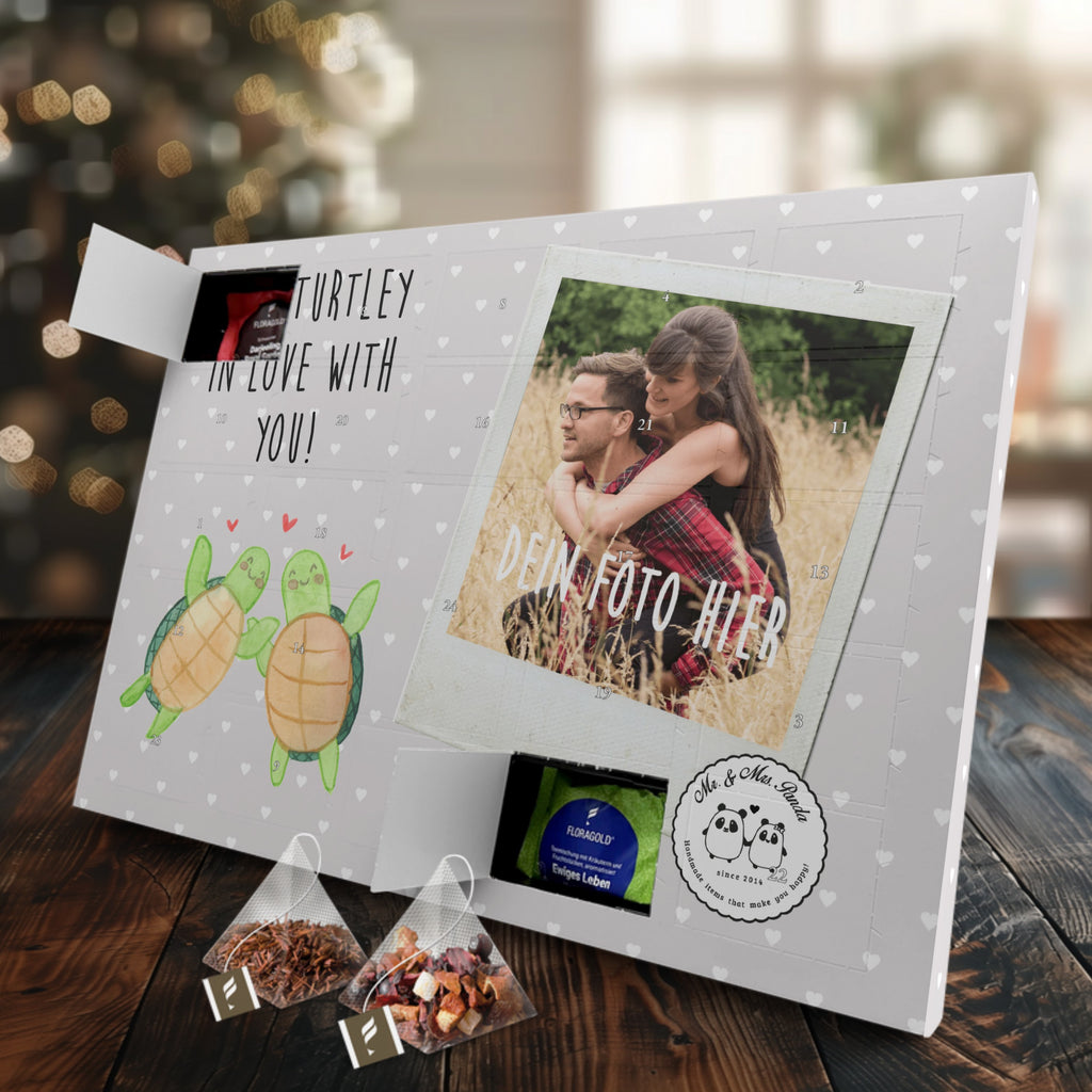 Personalisierter Tee Foto Adventskalender Schildkröten Paar Personalisierter Tee Adventskalender, Liebe, Partner, Freund, Freundin, Ehemann, Ehefrau, Heiraten, Verlobung, Heiratsantrag, Liebesgeschenk, Jahrestag, Hocheitstag, Valentinstag, Geschenk für Frauen, Hochzeitstag, Mitbringsel, Geschenk für Freundin, Geschenk für Partner, Liebesbeweis, für Männer, für Ehemann