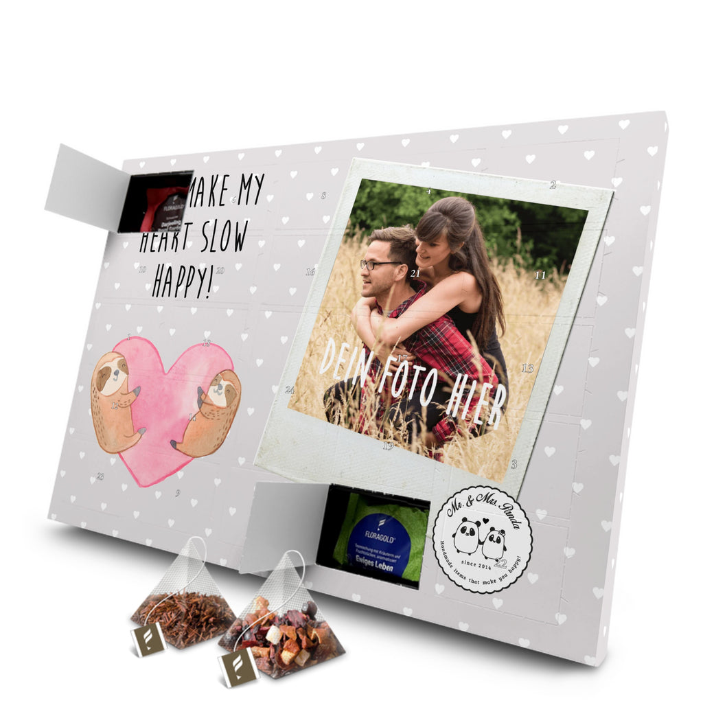 Personalisierter Tee Foto Adventskalender Faultiere Herz Personalisierter Tee Adventskalender, Liebe, Partner, Freund, Freundin, Ehemann, Ehefrau, Heiraten, Verlobung, Heiratsantrag, Liebesgeschenk, Jahrestag, Hocheitstag, Valentinstag, Geschenk für Frauen, Hochzeitstag, Mitbringsel, Geschenk für Freundin, Geschenk für Partner, Liebesbeweis, für Männer, für Ehemann