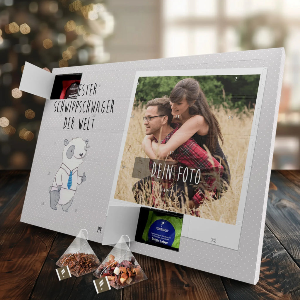 Personalisierter Tee Foto Adventskalender Panda Bester Schwippschwager der Welt Personalisierter Tee Foto Adventskalender, für, Dankeschön, Geschenk, Schenken, Geburtstag, Geburtstagsgeschenk, Geschenkidee, Danke, Bedanken, Mitbringsel, Freude machen, Geschenktipp, Schwippschwager, Schwibschwager, Schwipschwager, Schwager, Schwager des Ehepartners, Familie, Verwandtschaft, angeheiratet