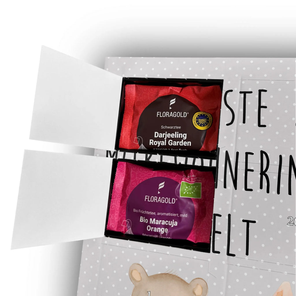 Personalisierter Tee Foto Adventskalender Hase Beste Mitbewohnerin der Welt Personalisierter Tee Foto Adventskalender, für, Dankeschön, Geschenk, Schenken, Geburtstag, Geburtstagsgeschenk, Geschenkidee, Danke, Bedanken, Mitbringsel, Freude machen, Geschenktipp, Mitbewohnerin, WG, Zimmernachbarin, Wohngemeinschaft, WG-Bewohnerin, Zimmerkollegin, Zimmergenossin, Stubenkameradin