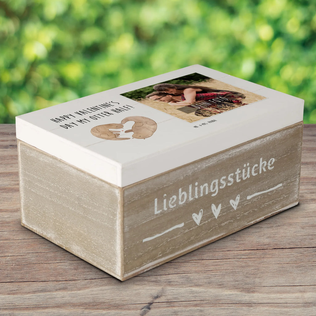 Personalisierte Foto Holzkiste Otter Valentine Personalisierte Foto Holzkiste, Liebe, Partner, Freund, Freundin, Ehemann, Ehefrau, Heiraten, Verlobung, Heiratsantrag, Liebesgeschenk, Jahrestag, Hocheitstag, Valentinstag, Geschenk für Frauen, Hochzeitstag, Mitbringsel, Geschenk für Freundin, Geschenk für Partner, Liebesbeweis, für Männer, für Ehemann