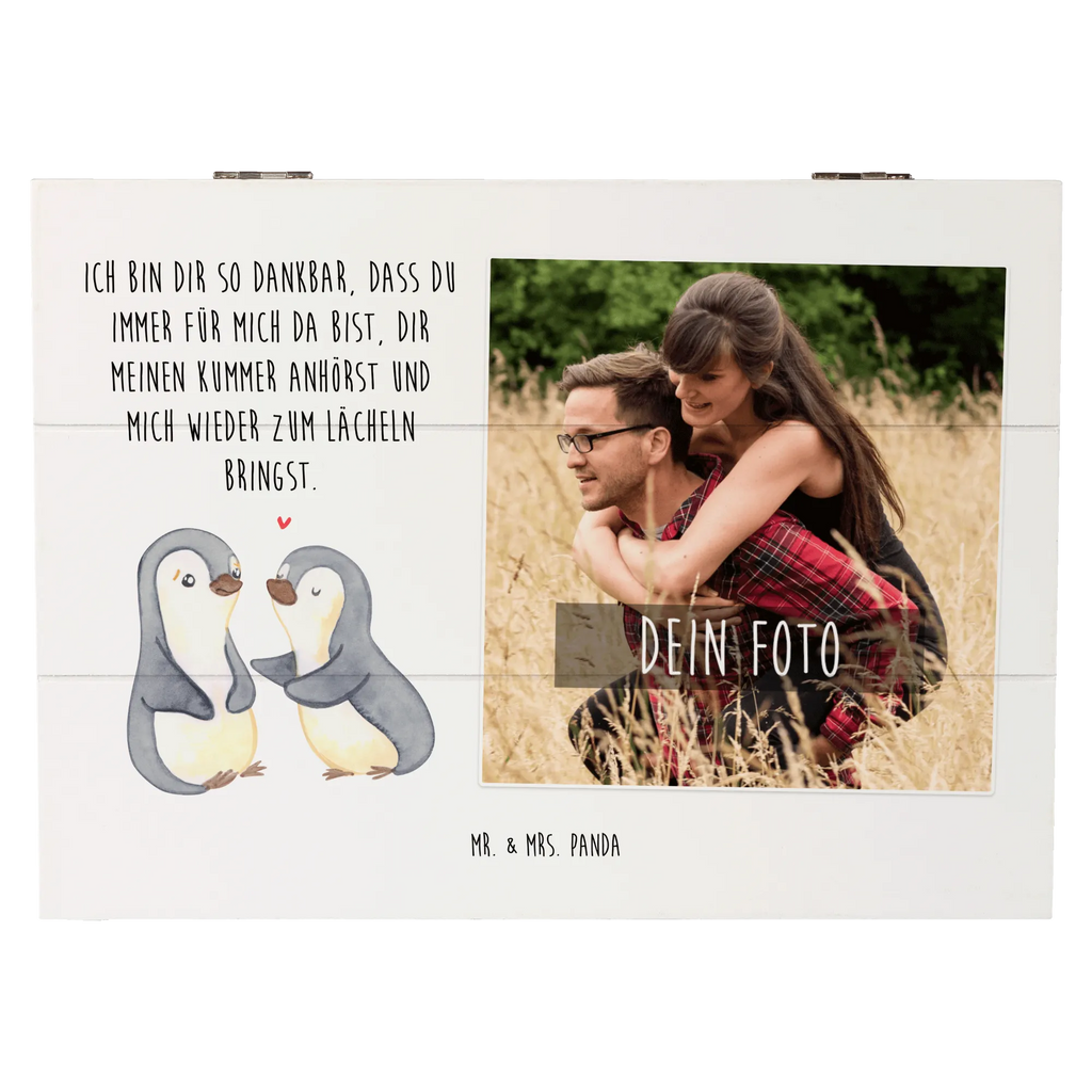 Personalisierte Foto Holzkiste Pinguine trösten Personalisierte Foto Holzkiste, Liebe, Partner, Freund, Freundin, Ehemann, Ehefrau, Heiraten, Verlobung, Heiratsantrag, Liebesgeschenk, Jahrestag, Hocheitstag, Valentinstag, Geschenk für Frauen, Hochzeitstag, Mitbringsel, Geschenk für Freundin, Geschenk für Partner, Liebesbeweis, für Männer, für Ehemann