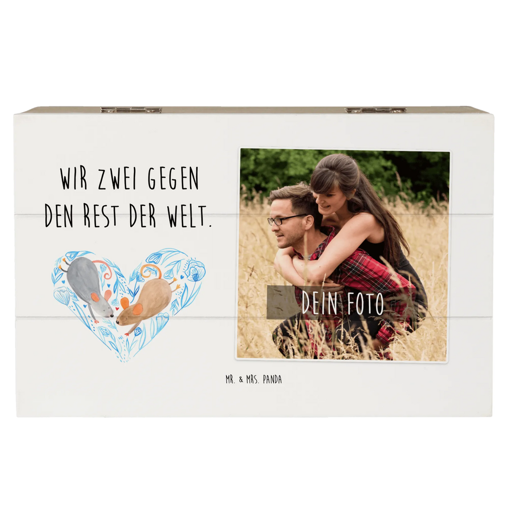 Personalisierte Foto Holzkiste Mäuse Herz Personalisierte Foto Holzkiste, Liebe, Partner, Freund, Freundin, Ehemann, Ehefrau, Heiraten, Verlobung, Heiratsantrag, Liebesgeschenk, Jahrestag, Hocheitstag, Maus, Mäuse, Liebesbotschaft, Liebesbeweis, Hochzeit, Lieblingsmensch, Gemeinsamkeit, Love, Geschenk für zwei