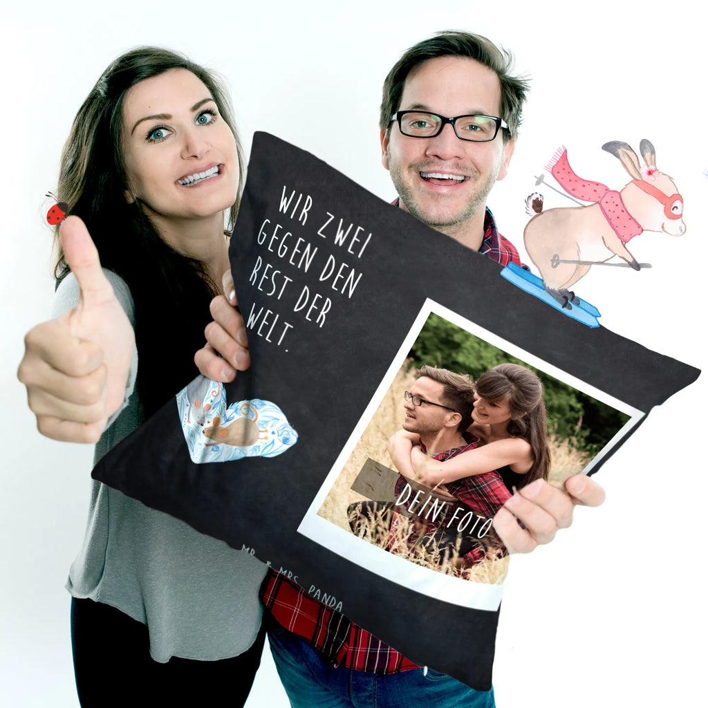 Personalisiertes Foto Kissen Mäuse Herz Personalisiertes Foto Kissen, Liebe, Partner, Freund, Freundin, Ehemann, Ehefrau, Heiraten, Verlobung, Heiratsantrag, Liebesgeschenk, Jahrestag, Hocheitstag, Maus, Mäuse, Liebesbotschaft, Liebesbeweis, Hochzeit, Lieblingsmensch, Gemeinsamkeit, Love, Geschenk für zwei