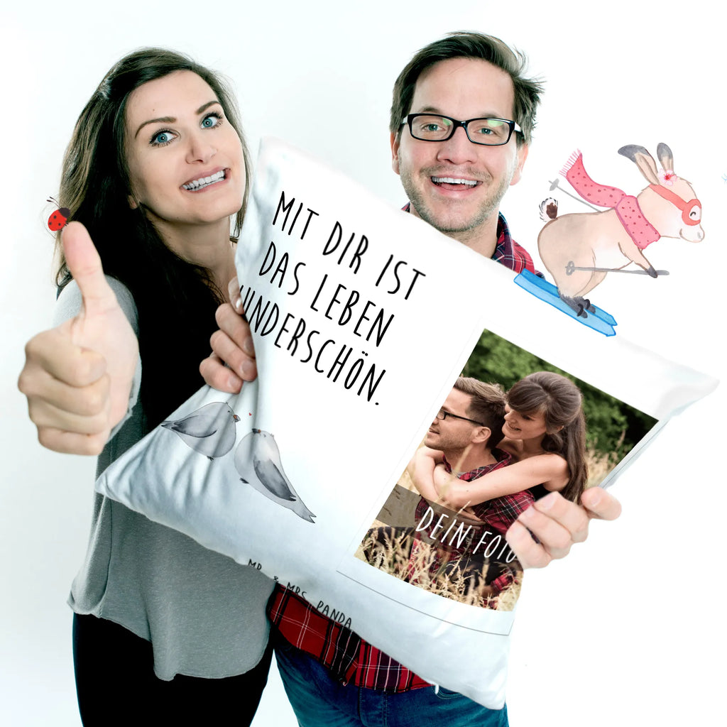 Personalisiertes Foto Kissen Turteltauben Liebe Personalisiertes Foto Kissen, Liebe, Partner, Freund, Freundin, Ehemann, Ehefrau, Heiraten, Verlobung, Heiratsantrag, Liebesgeschenk, Jahrestag, Hocheitstag, Turteltauben, Turteltäubchen, Tauben, Verliebt, Verlobt, Verheiratet, Geschenk Freundin, Geschenk Freund, Liebesbeweis, Hochzeitstag, Geschenk Hochzeit