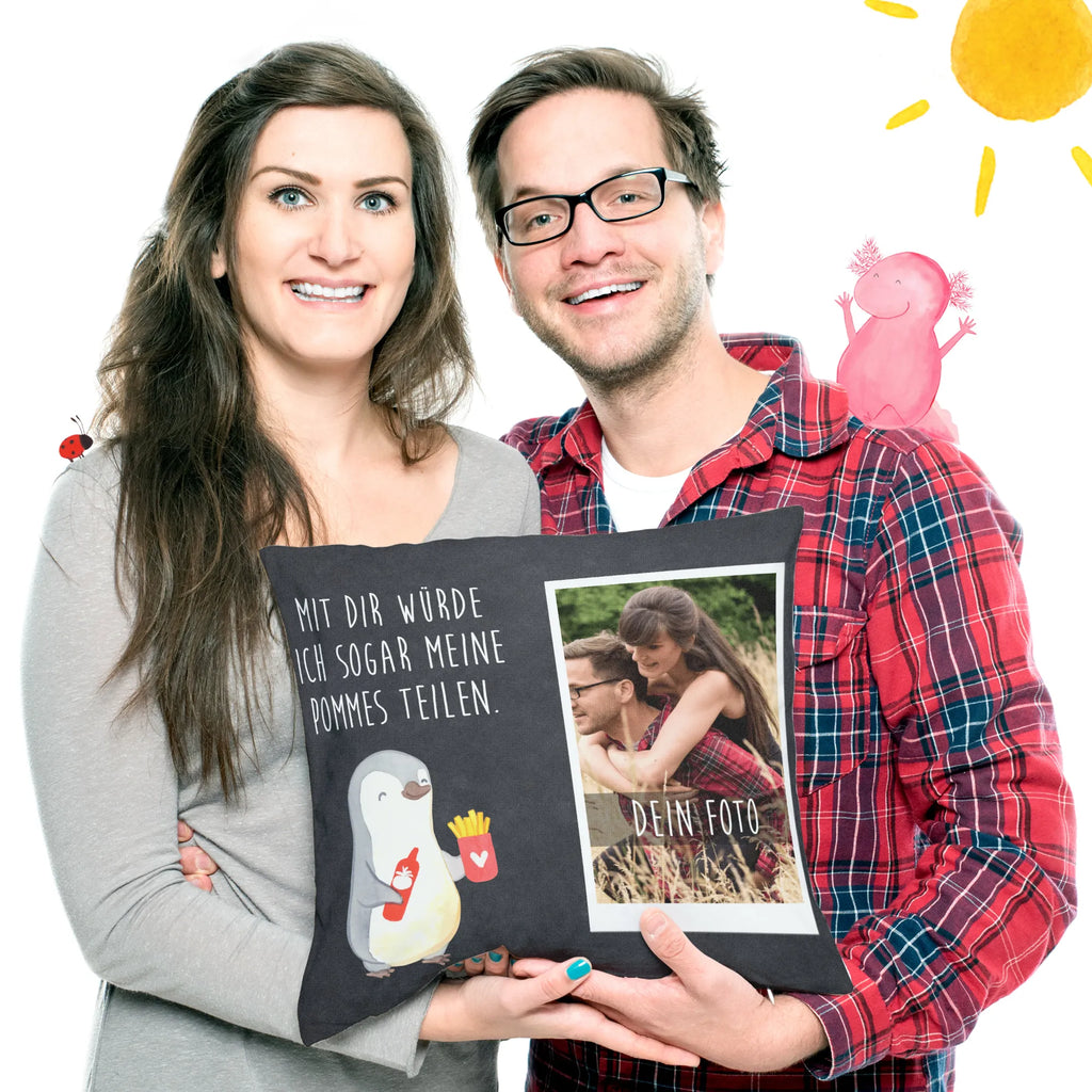 Personalisiertes Foto Kissen Pinguin Pommes Personalisiertes Foto Kissen, Liebe, Partner, Freund, Freundin, Ehemann, Ehefrau, Heiraten, Verlobung, Heiratsantrag, Liebesgeschenk, Jahrestag, Hocheitstag, Valentinstag, Geschenk für Frauen, Hochzeitstag, Mitbringsel, Geschenk für Freundin, Geschenk für Partner, Liebesbeweis, für Männer, für Ehemann