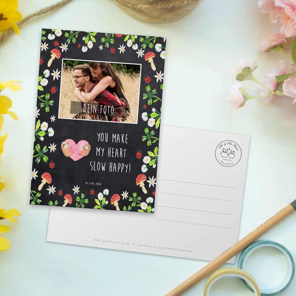 Personalisierte Foto Postkarte Faultiere Herz Personalisierte Foto Postkarte, Liebe, Partner, Freund, Freundin, Ehemann, Ehefrau, Heiraten, Verlobung, Heiratsantrag, Liebesgeschenk, Jahrestag, Hocheitstag, Valentinstag, Geschenk für Frauen, Hochzeitstag, Mitbringsel, Geschenk für Freundin, Geschenk für Partner, Liebesbeweis, für Männer, für Ehemann