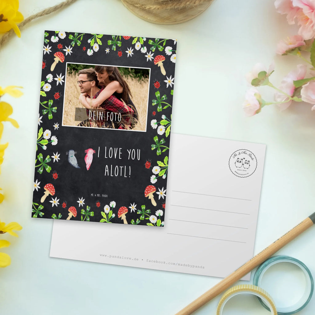 Personalisierte Foto Postkarte Axolotl Liebe Personalisierte Foto Postkarte, Liebe, Partner, Freund, Freundin, Ehemann, Ehefrau, Heiraten, Verlobung, Heiratsantrag, Liebesgeschenk, Jahrestag, Hocheitstag, Valentinstag, Geschenk für Frauen, Hochzeitstag, Mitbringsel, Geschenk für Freundin, Geschenk für Partner, Liebesbeweis, für Männer, für Ehemann