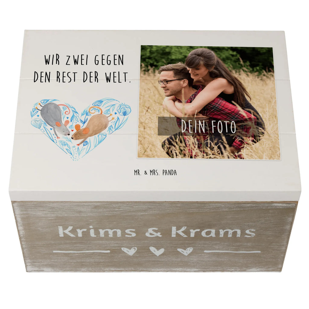 Personalisierte Foto Holzkiste Mäuse Herz Personalisierte Foto Holzkiste, Liebe, Partner, Freund, Freundin, Ehemann, Ehefrau, Heiraten, Verlobung, Heiratsantrag, Liebesgeschenk, Jahrestag, Hocheitstag, Maus, Mäuse, Liebesbotschaft, Liebesbeweis, Hochzeit, Lieblingsmensch, Gemeinsamkeit, Love, Geschenk für zwei