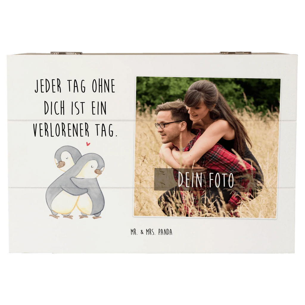 Personalisierte Foto Holzkiste Pinguine Kuscheln Personalisierte Foto Holzkiste, Liebe, Partner, Freund, Freundin, Ehemann, Ehefrau, Heiraten, Verlobung, Heiratsantrag, Liebesgeschenk, Jahrestag, Hocheitstag, Valentinstag, Geschenk für Frauen, Hochzeitstag, Mitbringsel, Geschenk für Freundin, Geschenk für Partner, Liebesbeweis, für Männer, für Ehemann