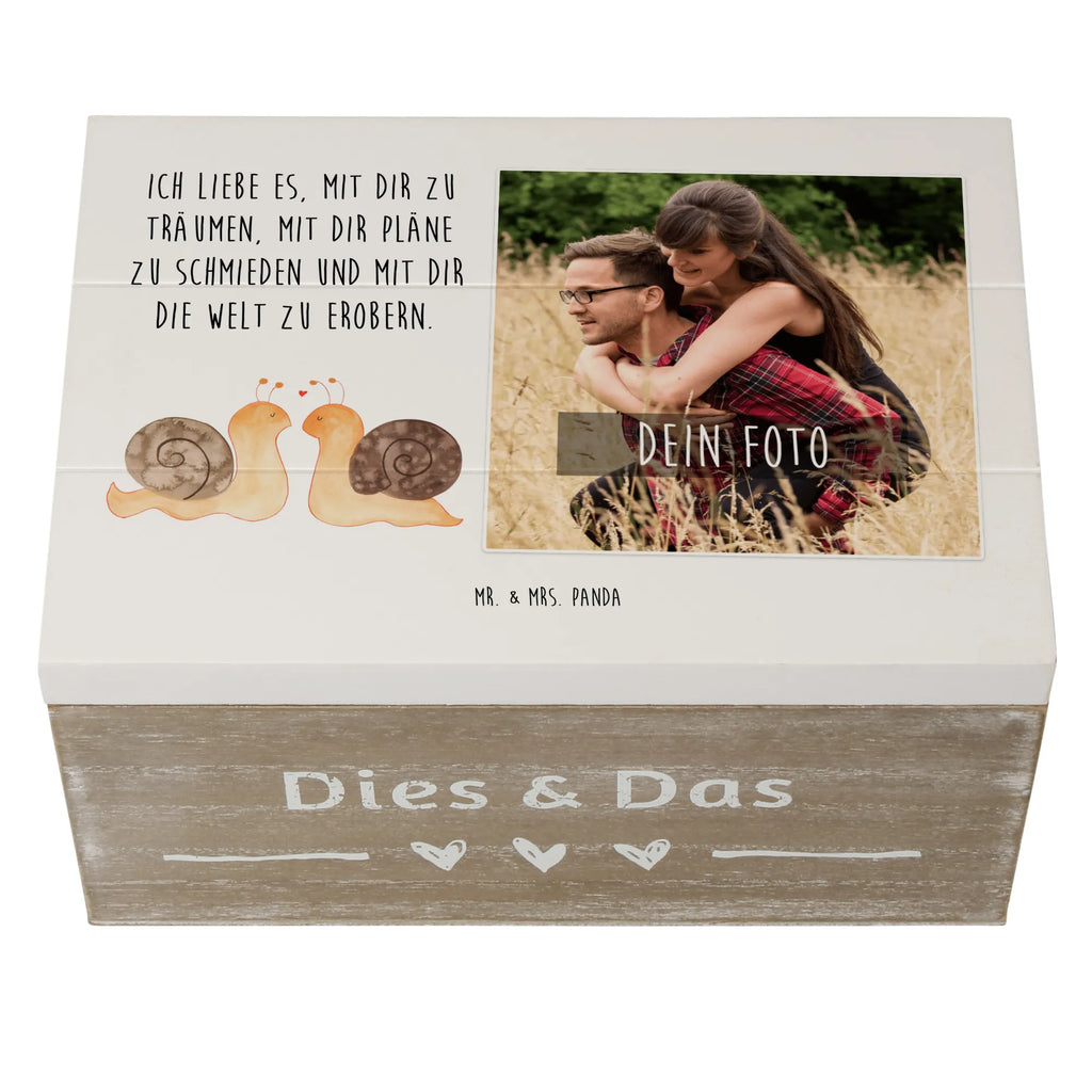 Personalisierte Foto Holzkiste Schnecken Liebe Personalisierte Foto Holzkiste, Liebe, Partner, Freund, Freundin, Ehemann, Ehefrau, Heiraten, Verlobung, Heiratsantrag, Liebesgeschenk, Jahrestag, Hocheitstag