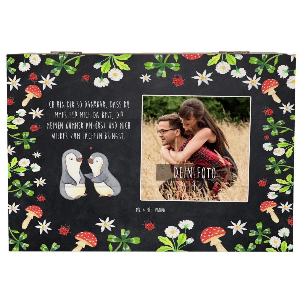 Personalisierte Foto Holzkiste Pinguine trösten Personalisierte Foto Holzkiste, Liebe, Partner, Freund, Freundin, Ehemann, Ehefrau, Heiraten, Verlobung, Heiratsantrag, Liebesgeschenk, Jahrestag, Hocheitstag, Valentinstag, Geschenk für Frauen, Hochzeitstag, Mitbringsel, Geschenk für Freundin, Geschenk für Partner, Liebesbeweis, für Männer, für Ehemann